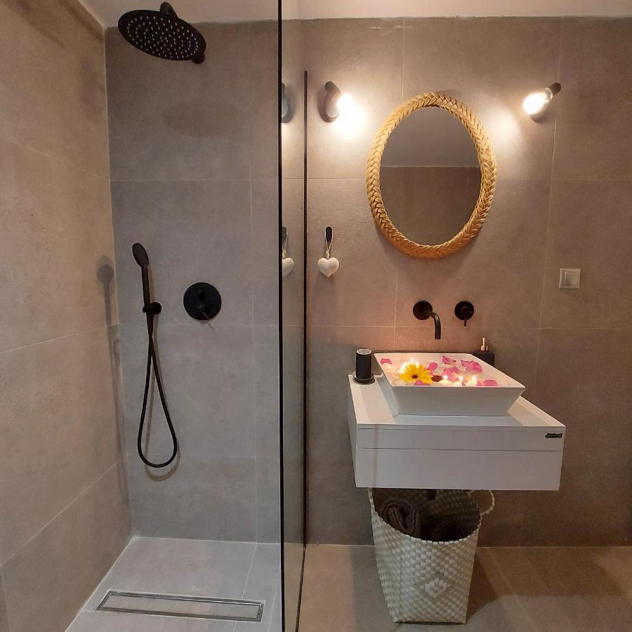 Onar Beachfront Residence, Loutraki מראה חיצוני תמונה
